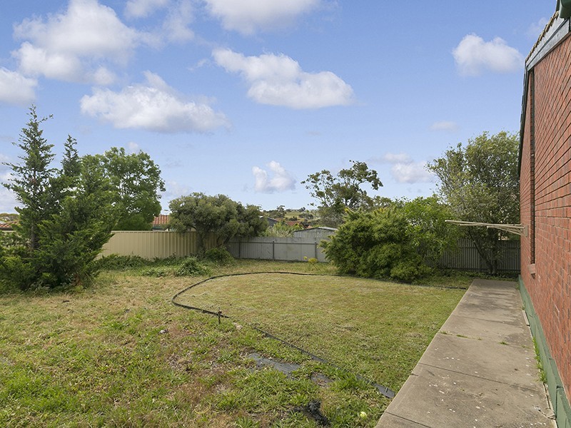 21 Amberleigh Cl, Christie Downs SA 5164
