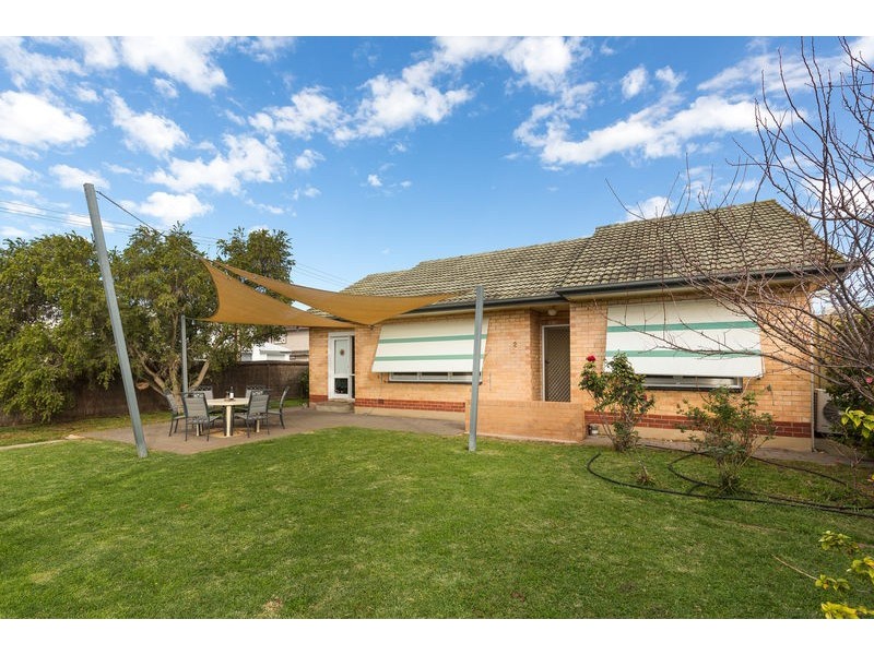 2 Harcourt Ave, Clovelly Park SA 5042