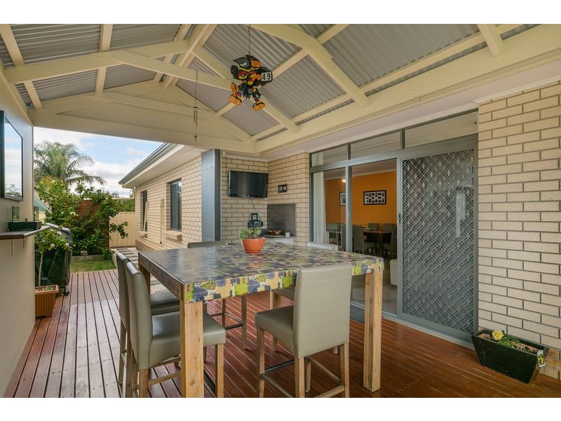 15a Nilpena Avenue, Park Holme SA 5043