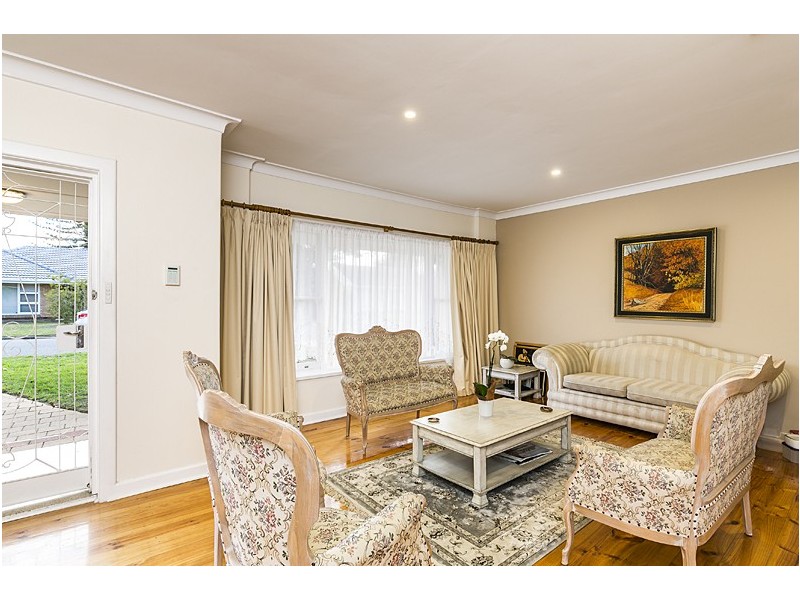 6 McGlasson Ave, Glenelg North SA 5045