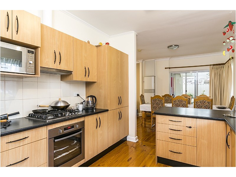 6 McGlasson Ave, Glenelg North SA 5045