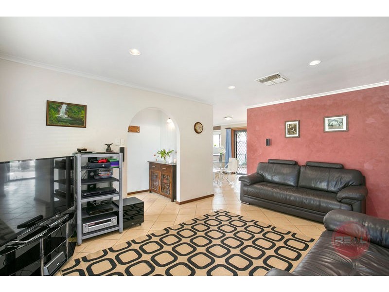 9 Devon Crescent, Happy Valley SA 5159