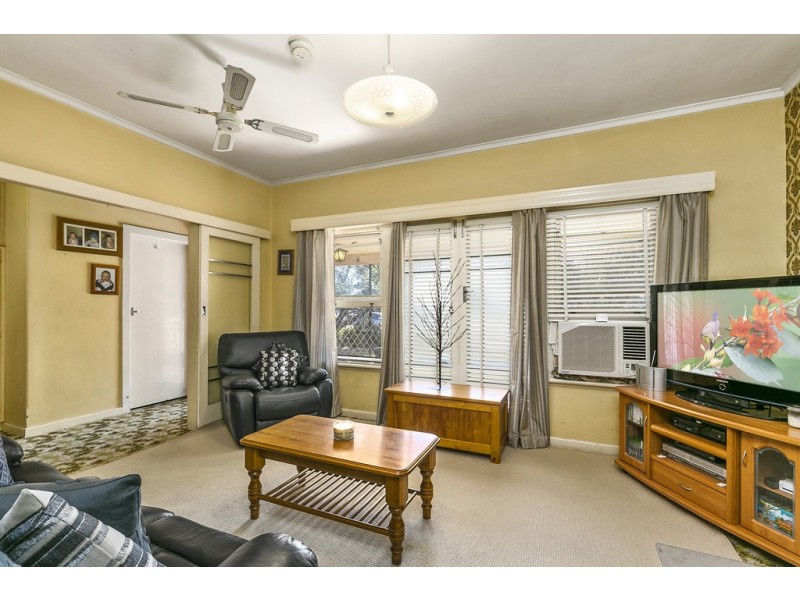 11 Condada Avenue, Park Holme SA 5043