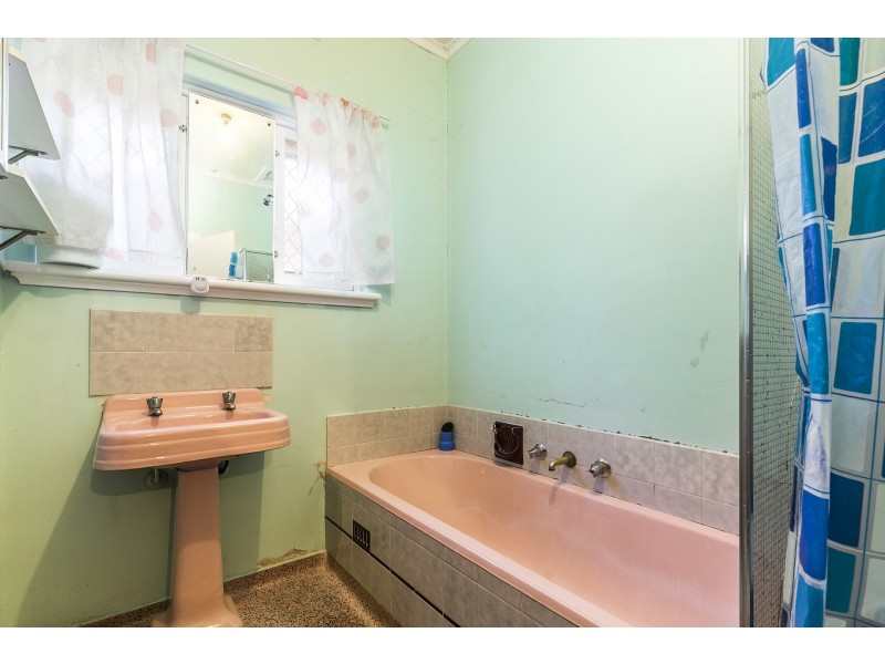 11 Condada Avenue, Park Holme SA 5043