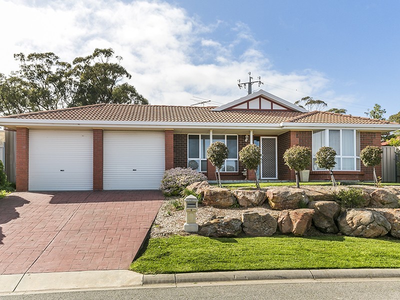 4 Charlton Terrace, Woodcroft SA 5162