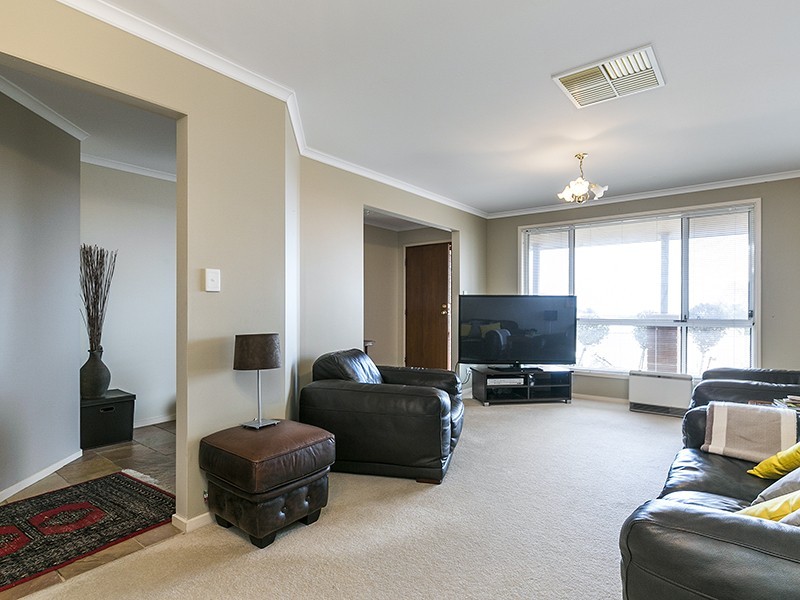 4 Charlton Terrace, Woodcroft SA 5162