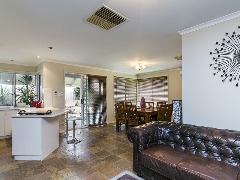 4 Charlton Terrace, Woodcroft SA 5162