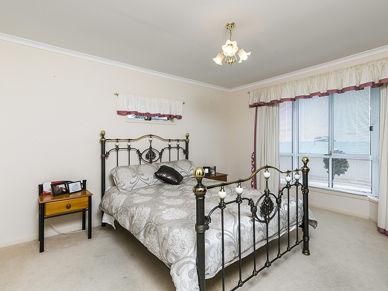 4 Charlton Terrace, Woodcroft SA 5162