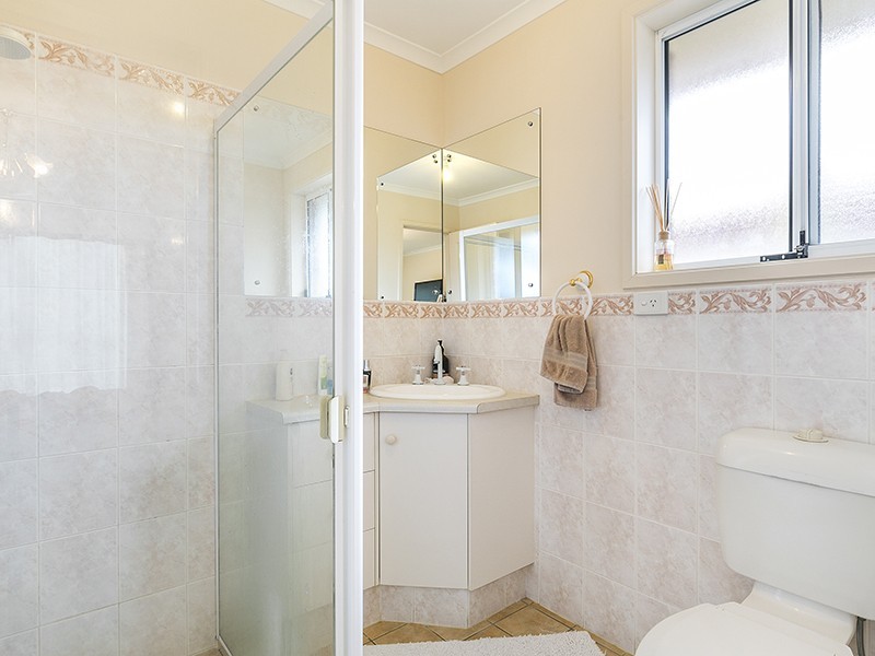 4 Charlton Terrace, Woodcroft SA 5162