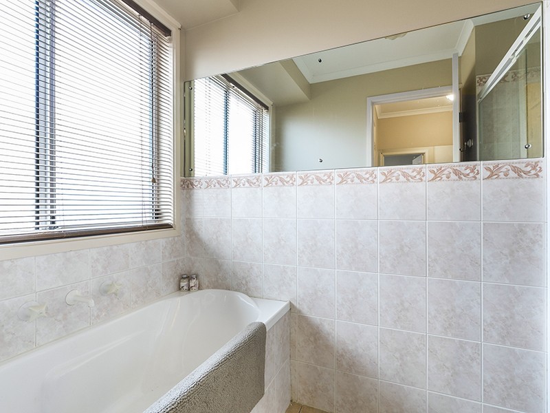 4 Charlton Terrace, Woodcroft SA 5162