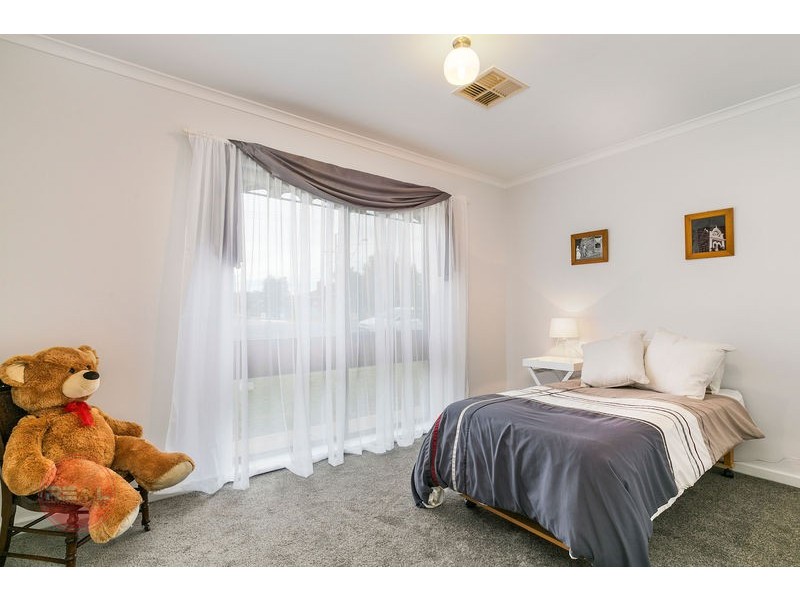 PRETTY GARDEN SETTING, Warradale SA 5046