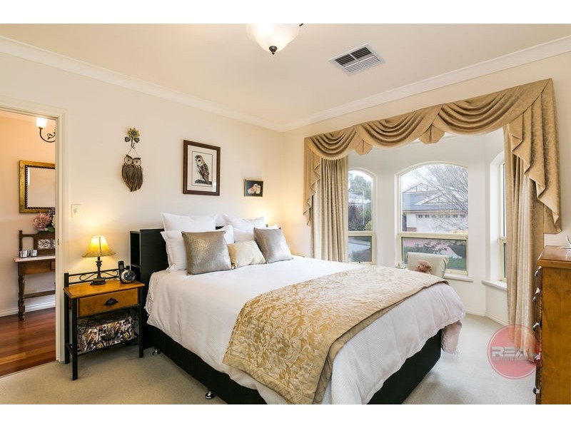 29 Pinnacle Cres, Flagstaff Hill SA 5159