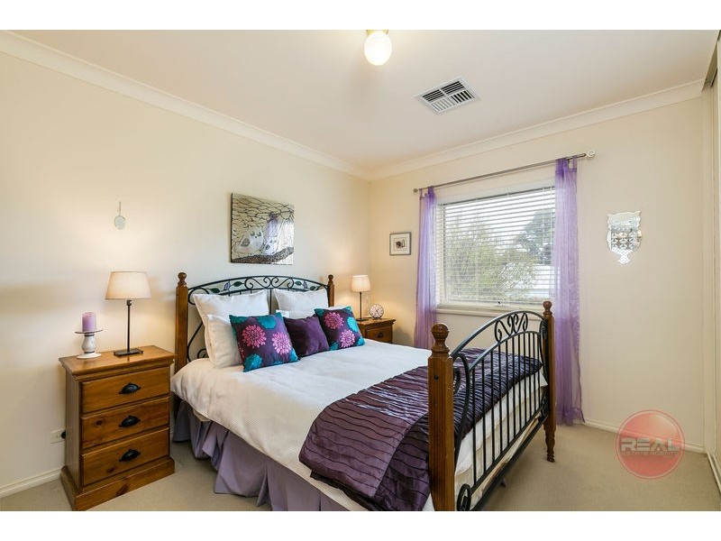 29 Pinnacle Cres, Flagstaff Hill SA 5159