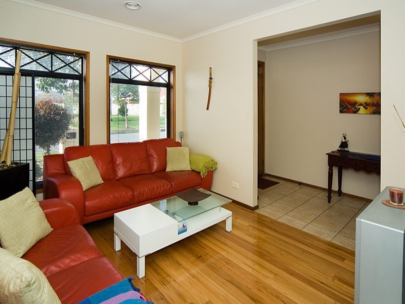 9 Willowood Ct, Mawson Lakes SA 5095