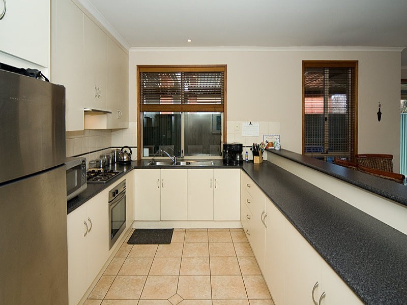 9 Willowood Ct, Mawson Lakes SA 5095