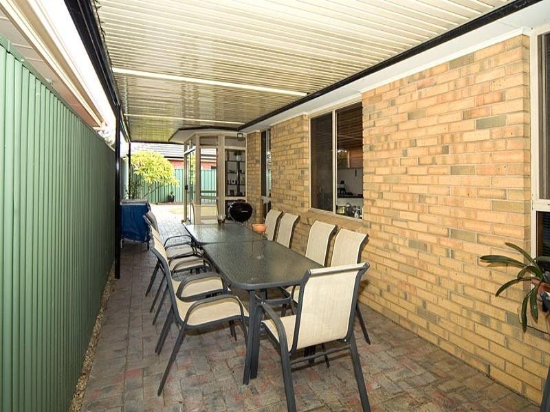 9 Willowood Ct, Mawson Lakes SA 5095