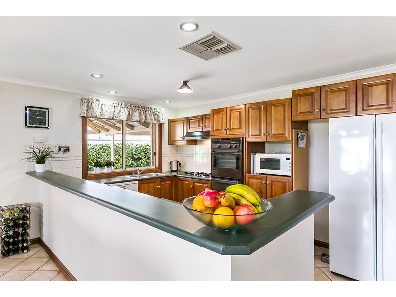 21 Wooding Avenue, Woodcroft SA 5162