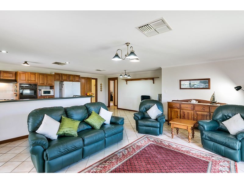 21 Wooding Avenue, Woodcroft SA 5162