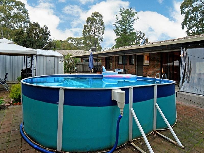 33 Taylors Road, Aberfoyle Park SA 5159