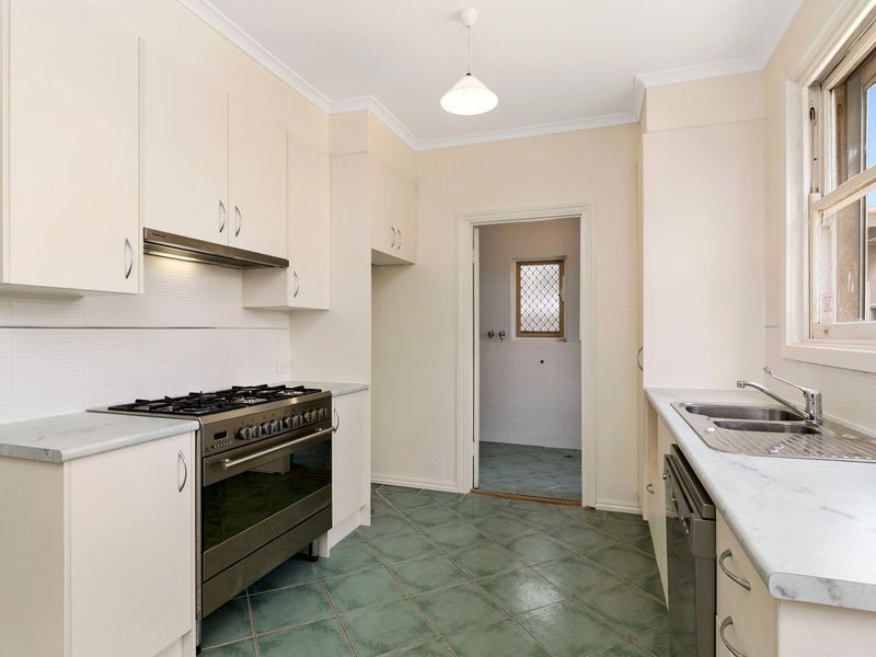 2 Masters Avenue, Oaklands Park SA 5046