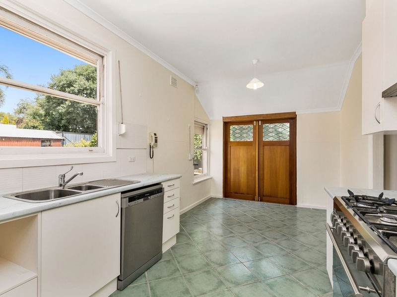 2 Masters Avenue, Oaklands Park SA 5046