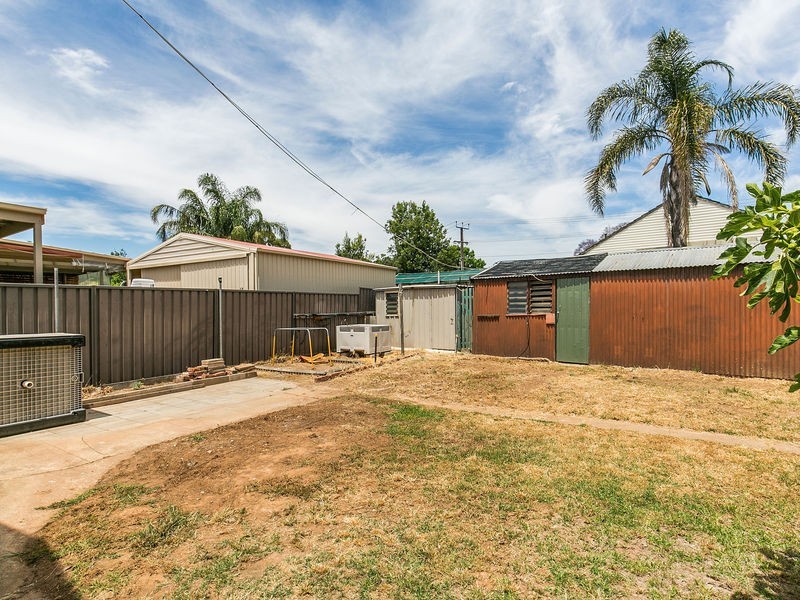 2 Masters Avenue, Oaklands Park SA 5046