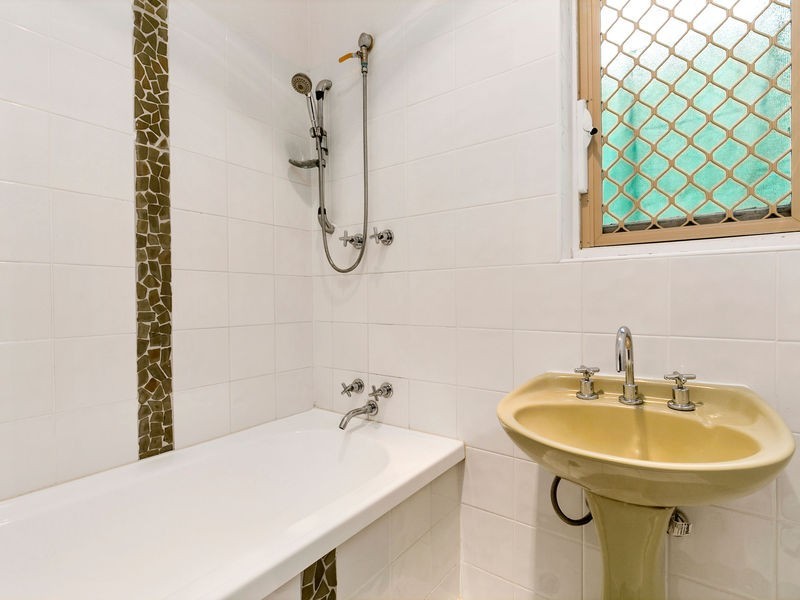 2 Masters Avenue, Oaklands Park SA 5046