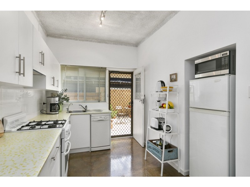 8/172 Seaview Road, Henley Beach South SA 5022