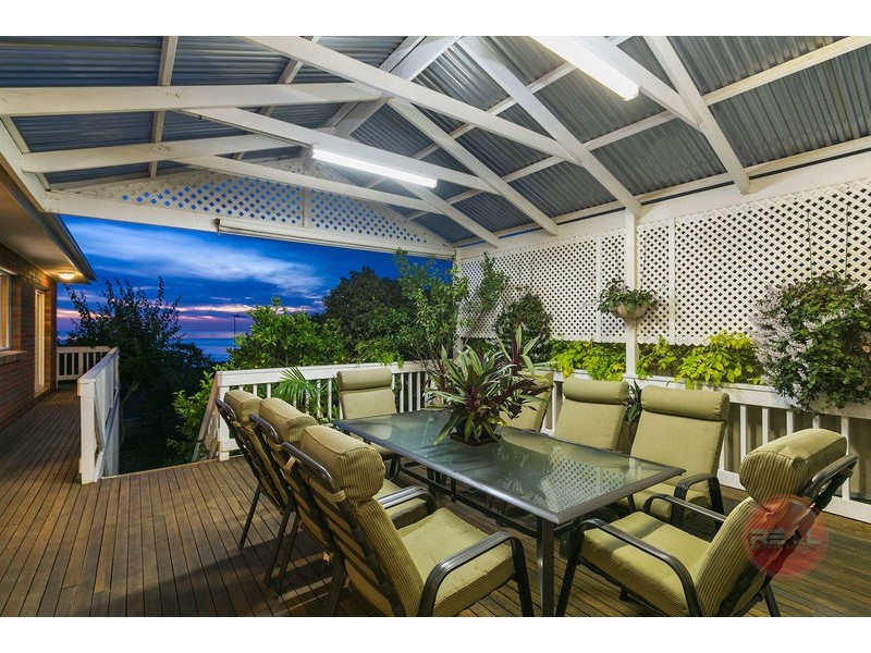 1 Gannet Ct, Hallett Cove SA 5158