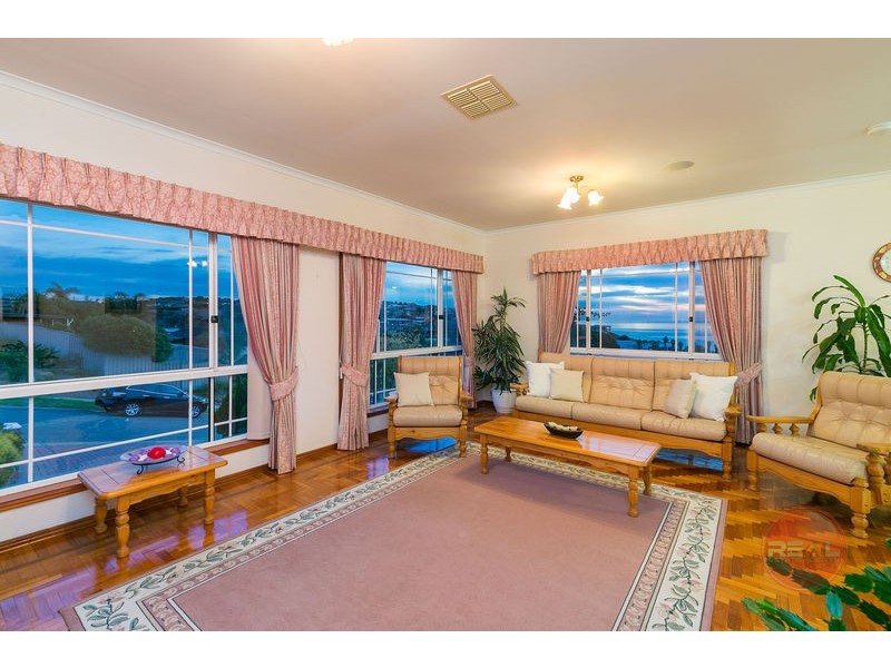 1 Gannet Ct, Hallett Cove SA 5158