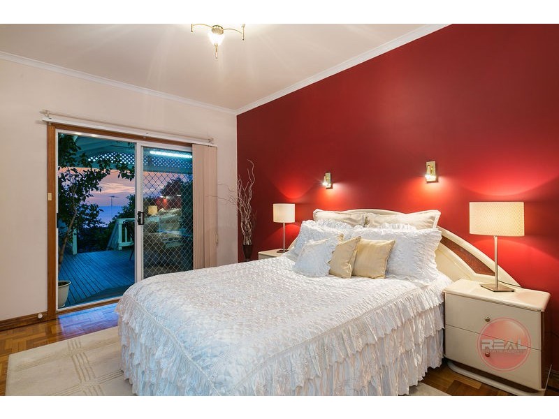 1 Gannet Ct, Hallett Cove SA 5158