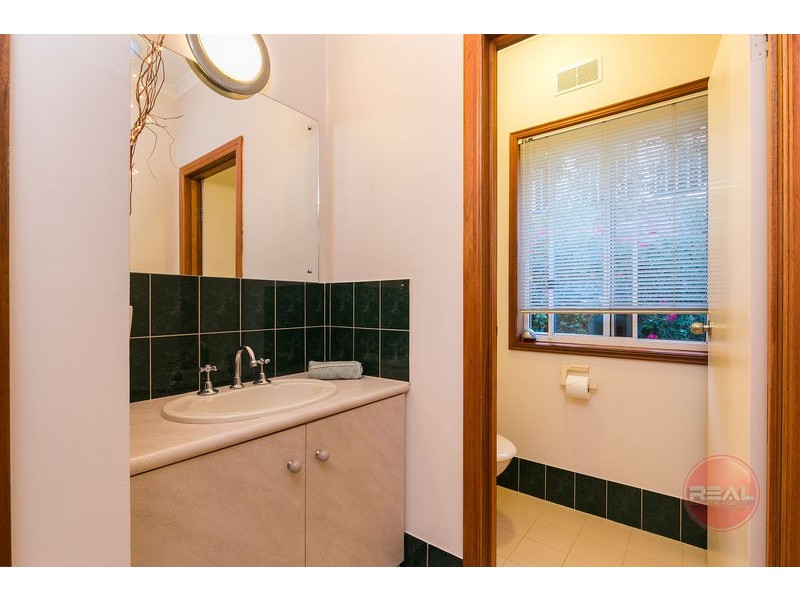 1 Gannet Ct, Hallett Cove SA 5158