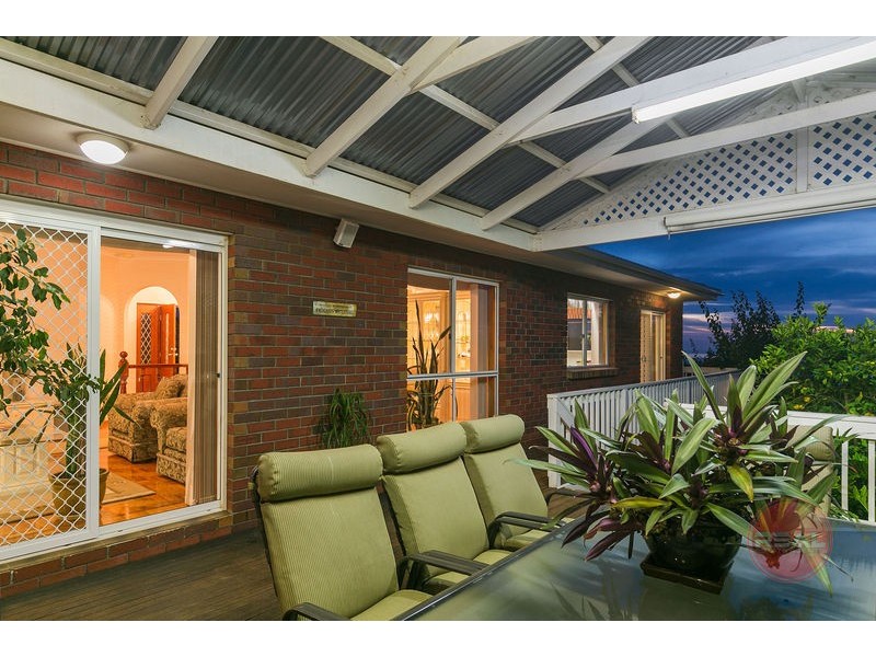 1 Gannet Ct, Hallett Cove SA 5158