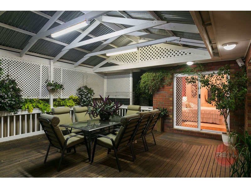 1 Gannet Ct, Hallett Cove SA 5158