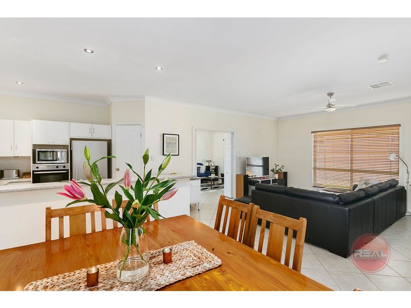 5a Davidson Avenue, Park Holme SA 5043