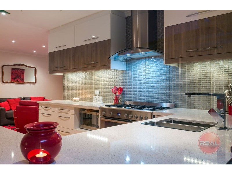 2 Tigress Drive, Hallett Cove SA 5158