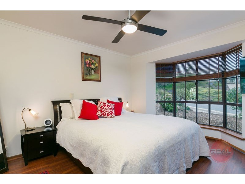 2 Tigress Drive, Hallett Cove SA 5158