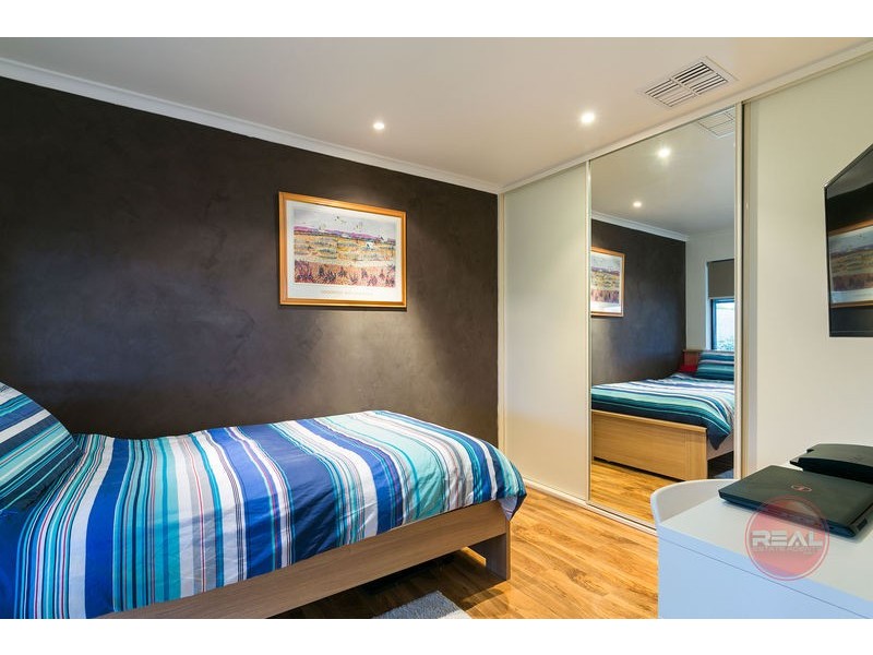 2 Tigress Drive, Hallett Cove SA 5158