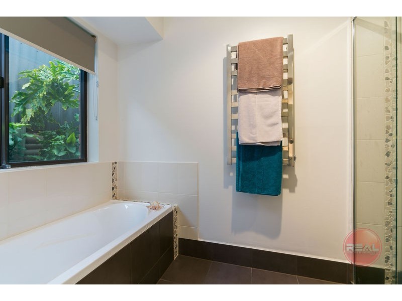 2 Tigress Drive, Hallett Cove SA 5158