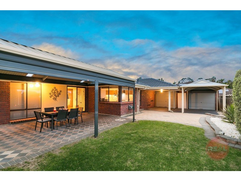 2 Tigress Drive, Hallett Cove SA 5158