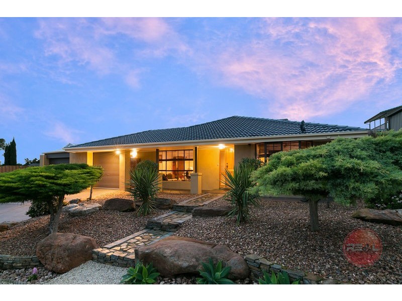 2 Tigress Drive, Hallett Cove SA 5158