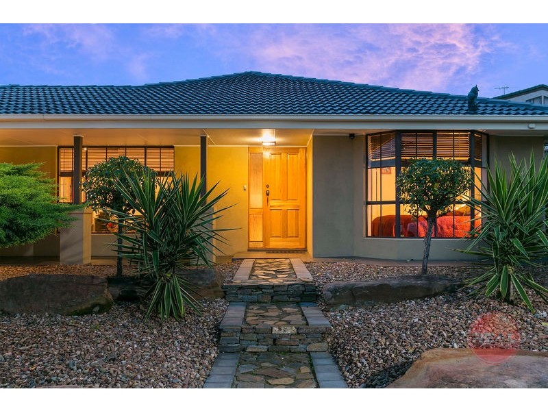 2 Tigress Drive, Hallett Cove SA 5158