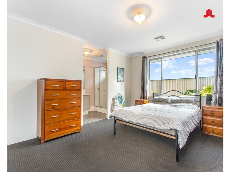 42 Sellafield Bend, Waikiki WA 6169