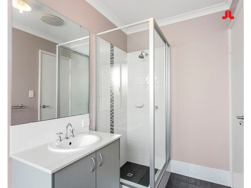 42 Sellafield Bend, Waikiki WA 6169