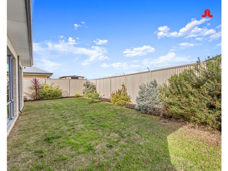 42 Sellafield Bend, Waikiki WA 6169