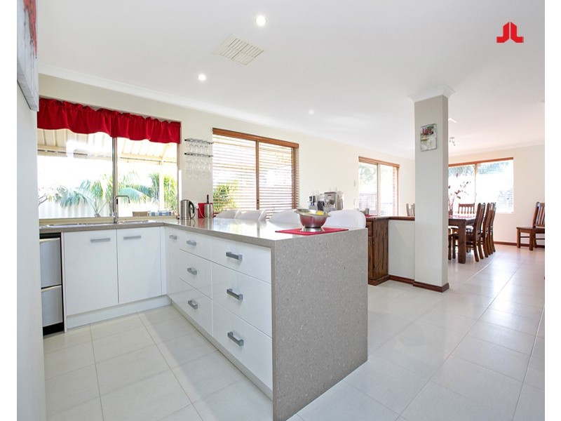 16 Swallow Grove, Waikiki WA 6169