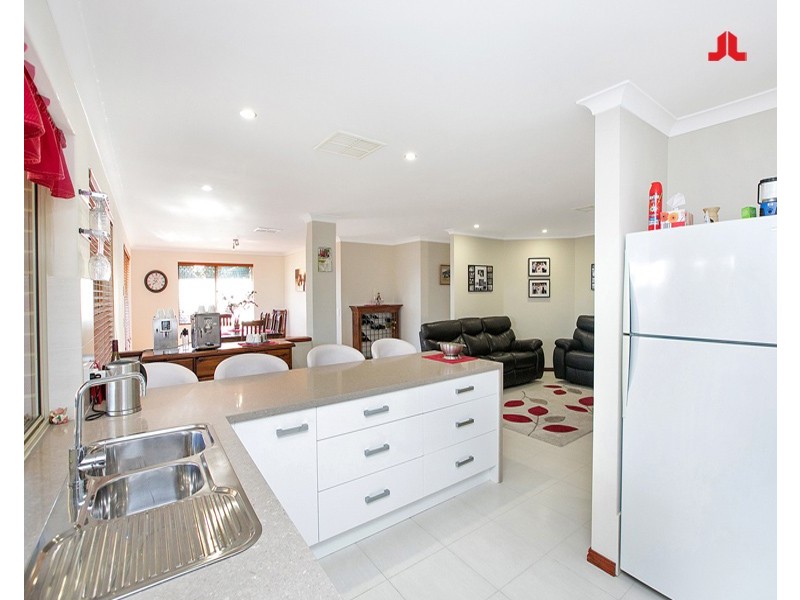 16 Swallow Grove, Waikiki WA 6169