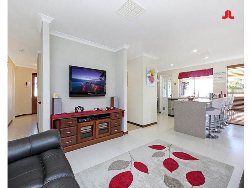 16 Swallow Grove, Waikiki WA 6169