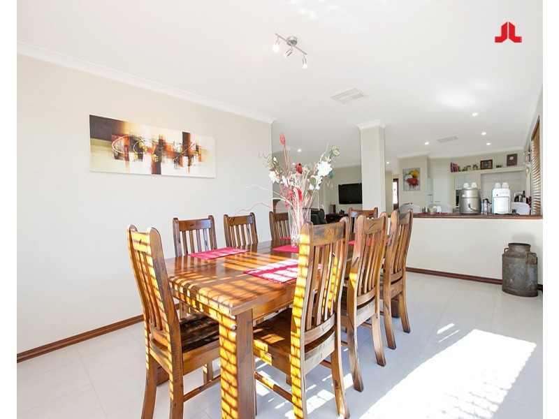 16 Swallow Grove, Waikiki WA 6169