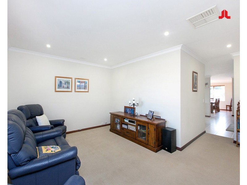 16 Swallow Grove, Waikiki WA 6169